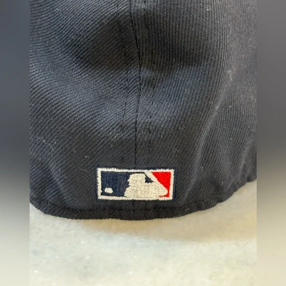 New York Yankees New Era Cooperstown  Collection Fitted Cap Size 7 7/8 with pin - Picture 9 of 11